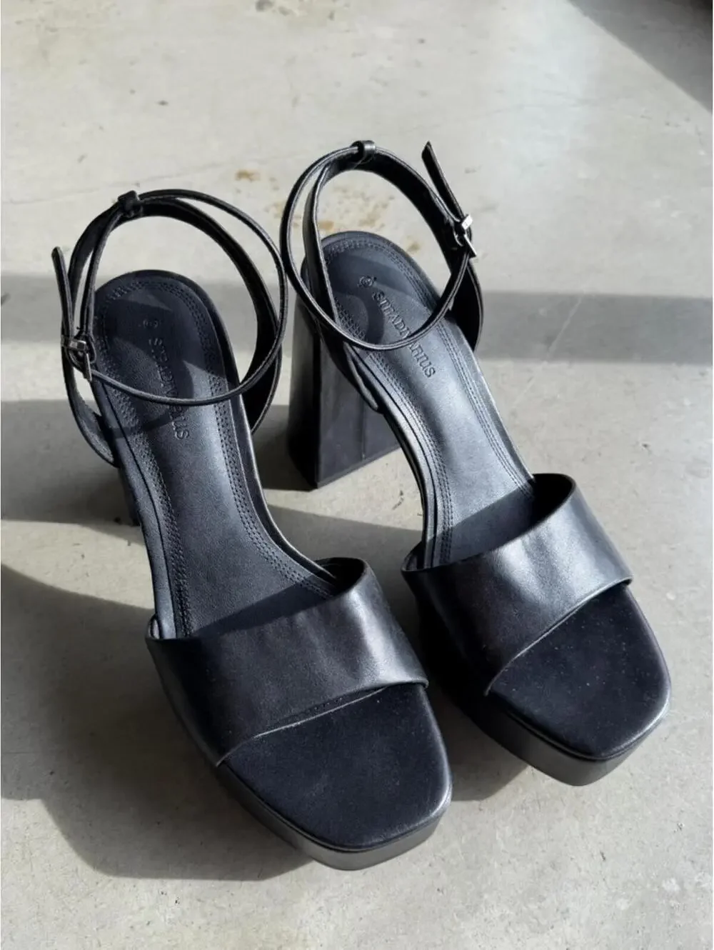Stradivarius / Platform Heels / Black Ankle Strap